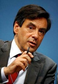 Nicolas Sarkozy envoie François Fillon au Charbon
