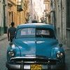 Musée de voitures anciennes sur les routes à Cuba