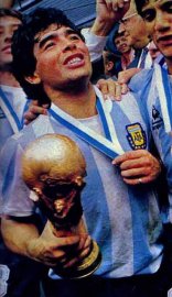 Diego Maradona remet les Pendules à l'Heure à Marseille