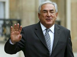 Dominique Strauss-Kahn voit la France de loin