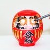 Daruma japonais : signification, origine et comment utiliser cette poupée porte-bonheur zen