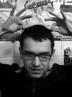 Luc DS signe le logo de Paris Web TV