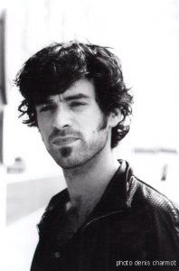 Romain DURIS est le pire acteur français en chanson...