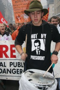 Nous ne voulons pas être (re)traités comme des chiens