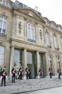 Cour des Comptes : L'Élysée sait aussi bien recevoir