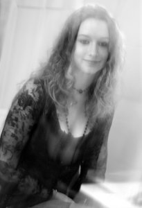 Interview/rencontre : Clémence SAVELLI : le CHANT de la BUTTE.