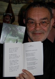 Carla Bruni chante Houellebecq (...)