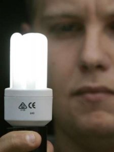 N'éteignez pas la lumière : Mémé descend l'escalier !