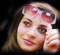 Plaidoyer pour Radia, l'artiste radieuse