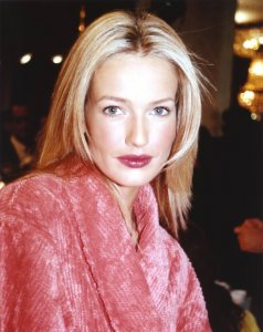 Karen Mulder : la femme qu'on a traitée de folle avant que le monde ne comprenne