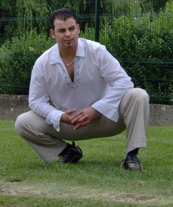 Chouitem Chabane, jeune écrivain algérien installé en France : « La littérature revisite l'Histoire et dénonce subtilement les barbaries » 