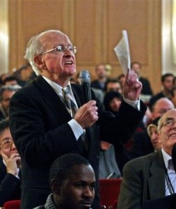 Faut-il brûler Dieudonné et Robert Faurisson ?