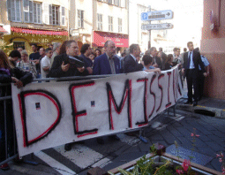 Sauvez votre honneur, démissionnez