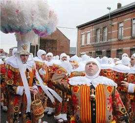 LE CARNAVAL DE BINCHE EN BELGIQUE