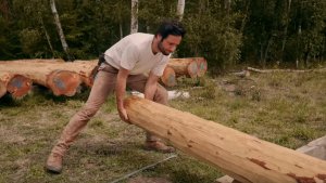 Vianney, ce chanteur à part qui s'isole en forêt pour créer un nouvel album aussi décalé que poétique