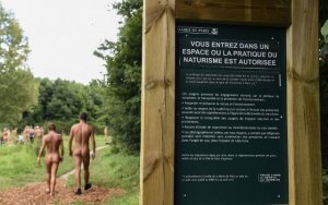 Le naturisme urbain fait sa révolution à Paname !
