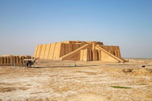 Pourquoi toutes les civilisations parlent-elles d'êtres venus du ciel pour construire pyramides et temples ?