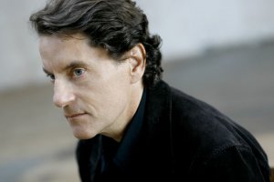 Francis Cabrel au Galaxie : « Je chantais, je chante, je chanterai »…