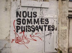 “Salope” : ce que ce mot dit encore de notre peur des femmes libres