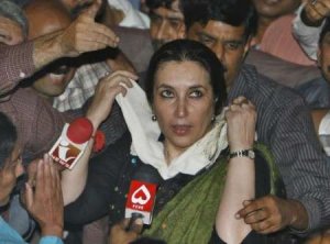 Benazir Buttho veut tout le pouvoir au Pakistan