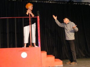 LE SULTAN EST DANS L'ESCALIER… et à voir sur les planches !