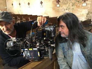 EDOUARDO, LE CHANTEUR DE "JE T'AIME LE LUNDI", EN ATTENDANT SON EXPULSION DE FRANCE (PROCÉDURE EN COURS) MÈNE LA BELLE VIE À ULLY-SAINT-GEORGES.