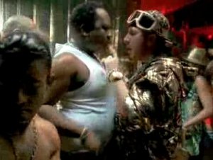 "J'aime trop ton boule", le clip homophobe de Michaël Youn