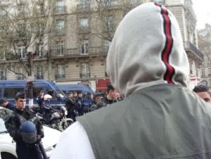 Les Enseignants du Service public n'ont pas trouvé de Pavé sous la Plage