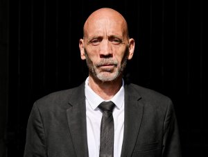 Le personnage de la web série "Raoul, l'Homme tranquille" interviewe son réalisateur 