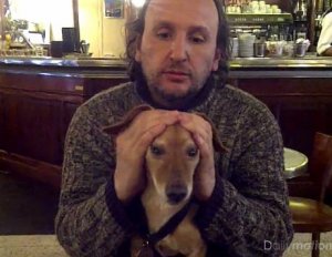 Le premier chien Imitateur de Stars