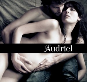 "Se mettre à nu" , le clip sensuel et jamais impudique d'Audriel 