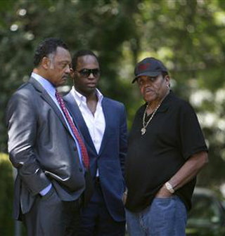 Le médecin de Michael Jackson avec la police