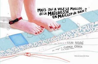 Mais qui a volé le maillot de la maîtresse en maillot de bain ?