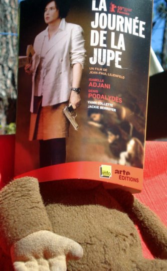 « La journée de la jupe » : une Adjani vraiment culottée et dévoilée ! 