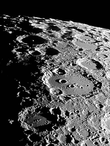 La vie sur Terre a résisté au grand bombardement