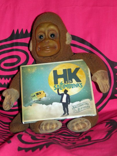 HK et les Saltimbanks : embarquent avec les « Rallumeurs d'étoiles » qui brillent au firmament de la qualité humaine.
