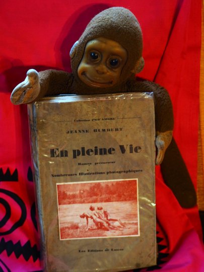 Jeanne Humbert en pleine vie, militante libertaire, pacifiste, naturiste et néo-malthusienne !