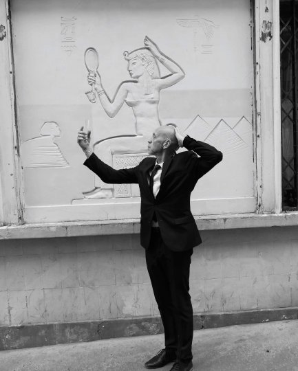 CONTEMPLER LE VIDE, le tube de Fabien FERRARO