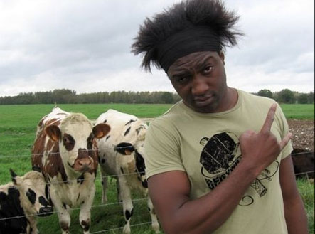 Interview de Kamini à propos du Téléchargement illégal : "je ne vais pas faire le malin"