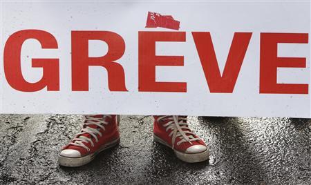 Alors, Sire, les mouvements sociaux, personne ne s'en aperçoit ?