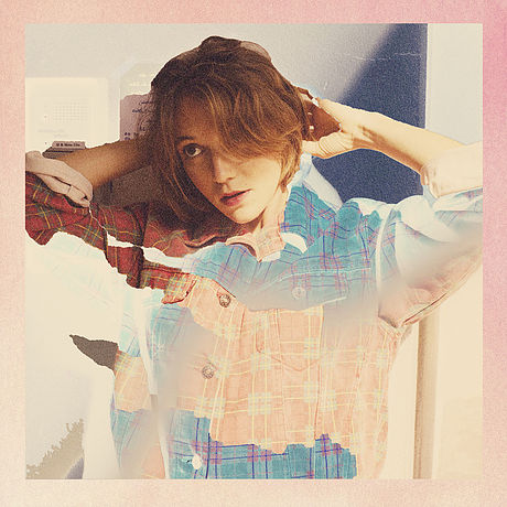 La chanteuse Clio : T'as vu ? Une grande et belle héroïne est née !