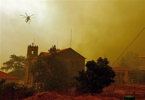 Le Gouvernement grec Fait la Danse de la Pluie