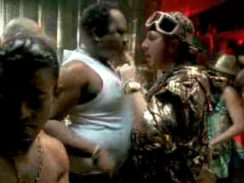 "J'aime trop ton boule", le clip homophobe de Michaël Youn