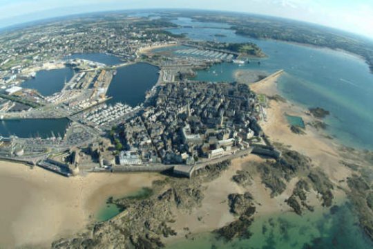 Manifestation d'Étonnants Voyageurs à Saint-Malo