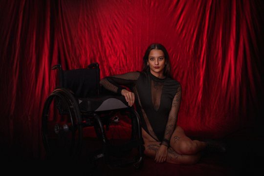 Solange Balay : paraplégique après un accident, elle transforme son combat en force sur les vagues