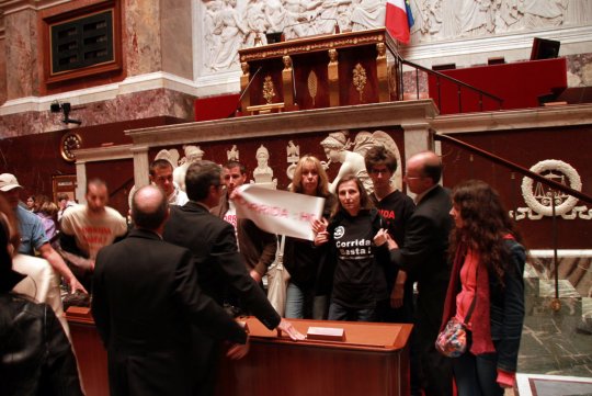 Journées du Patrimoine : Les anti-corridas investissent le bureau du ministre de la Culture et s'invitent à l'Assemblée nationale