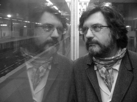 Interview : Edouardo balance sur le Show business !!