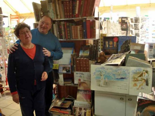 Deux libraires peu ordinaires au centre naturiste de Montalivet